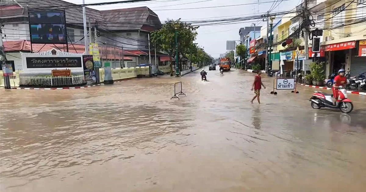 เพชรบุรียังอ่วม! เสริมเครื่องสูบน้ำเทอร์โบเจตเคยช่วยทีมหมูป่า ช่วยระบายน้ำท่วม