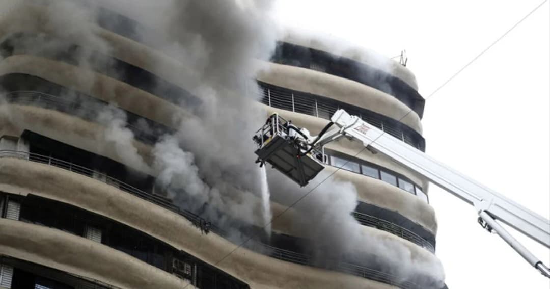 ไฟไหม้ตึกกลางนครมุมไบ ดับ 4 ราย บาดเจ็บอีก 12 คน