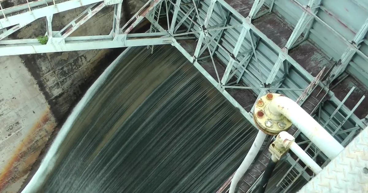 เขื่อนวชิราลงกรณ ระบายน้ำผ่านสปิลเวย์ในรอบ 16 ปี ลดปริมาณน้ำ 10 ล้าน ลบ.ม./วัน