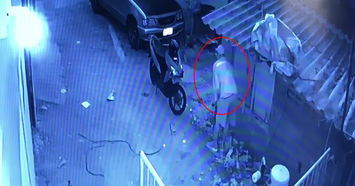 หึงโหด! ผัวเก่าแค้น อดีตเมียอยู่กินกับแฟนใหม่ ชักมีดไล่แทงถึงบ้าน