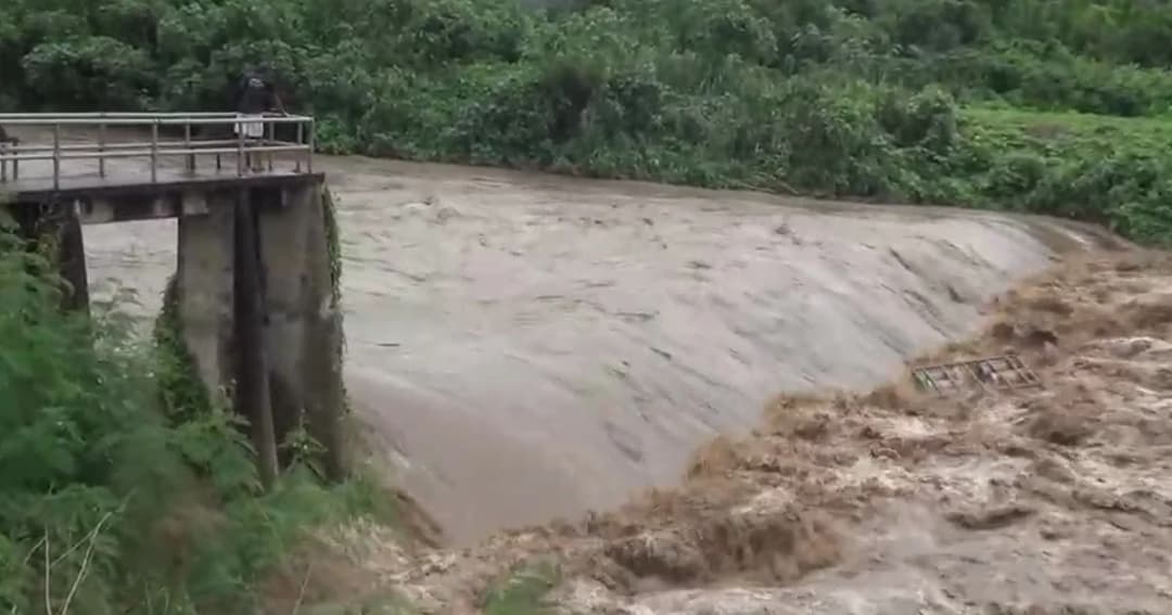 แม่ฮ่องสอน แจ้งทุกอำเภอ 198 หมู่บ้านรับมือฝนตกหนักน้ำป่าดินถล่ม