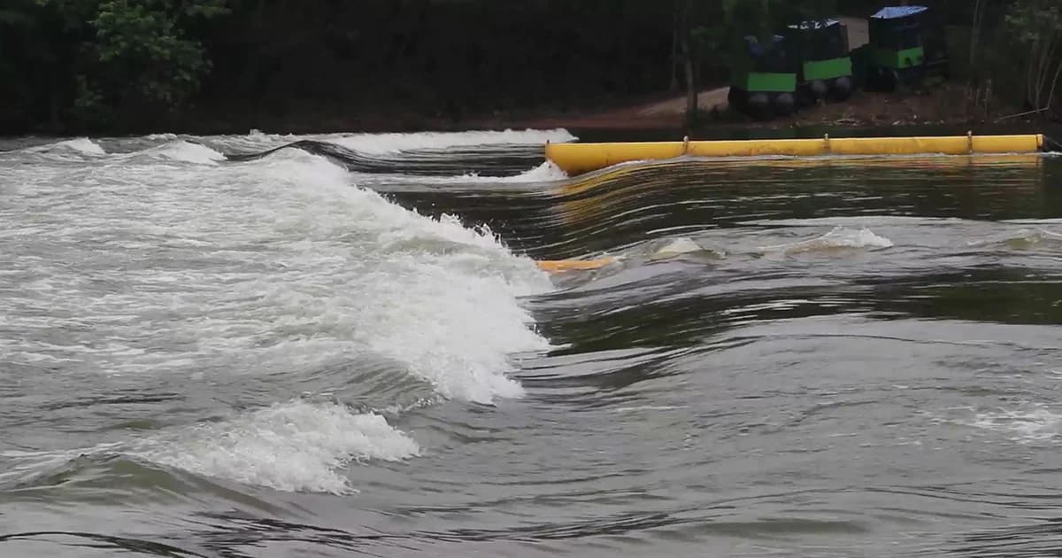 ‘เขื่อนแก่งกระจาน’ น้ำยังล้นสปิลเวย์ กระทบ 5 อำเภอ เร่งส่งถุงยังชีพช่วยเหลือ