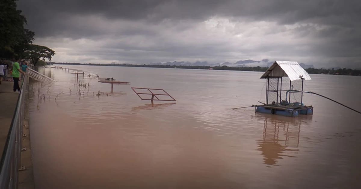 นครพนม เฝ้าระวังน้ำโขงล้นตลิ่ง 24 ชม. เสริมเครื่องสูบน้ำระบายออกจากตัวเมือง