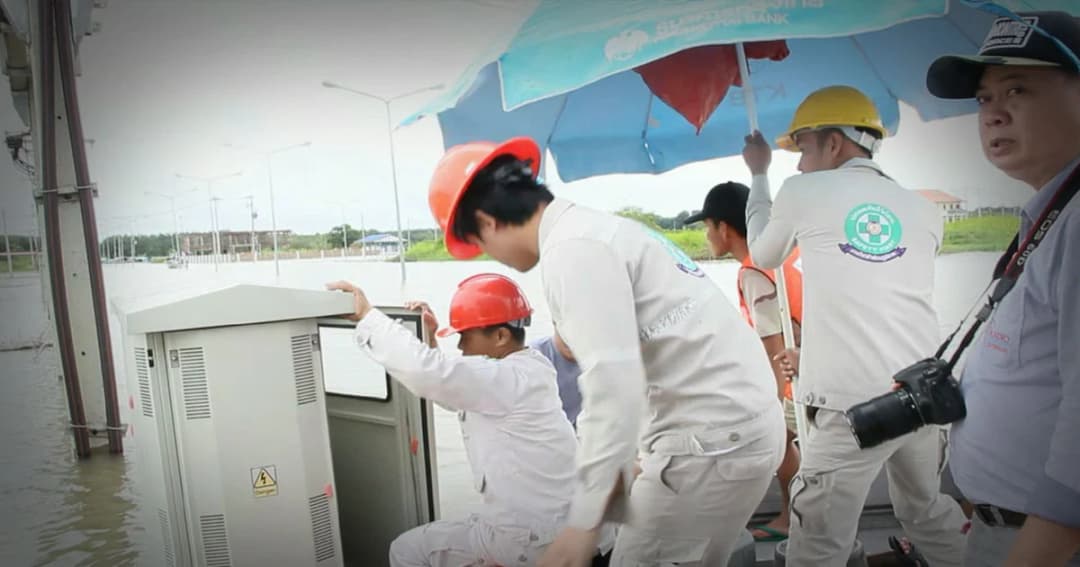 บึงกาฬ น้ำโขงสูงเกือบถึงจุดวิกฤต กฟภ.เร่งย้ายหม้อแปลงไฟฟ้าหนีน้ำ