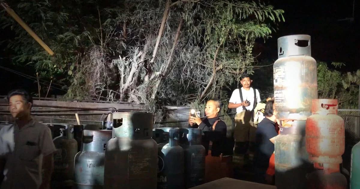 ระทึก ! ไฟไหม้โรงบรรจุแก๊สชานเมืองหาดใหญ่ คนงานถูกไฟลวกเจ็บ 2 ราย