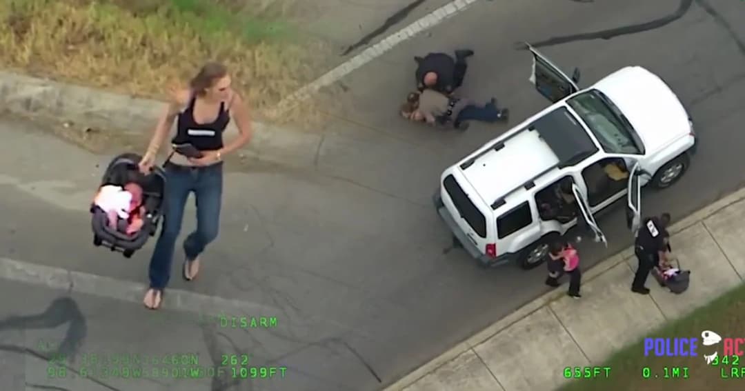 อย่างกับในหนัง! แม่หิ้วลูกซิ่งรถหนีคดียาเสพติด ตำรวจไล่ล่าระทึก