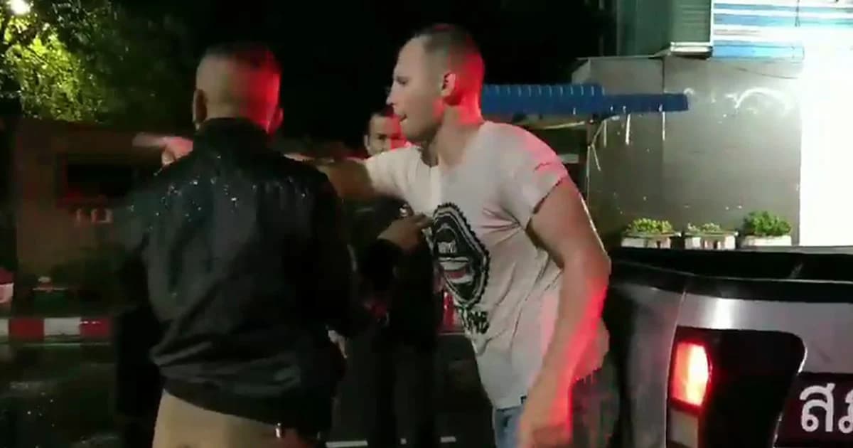 พัทยา หนุ่มหมีขาวเมาหลอน วิ่งราวลักไก่ย่างกว่า 10 ไม้วิ่งหนีกระโดดทะเล