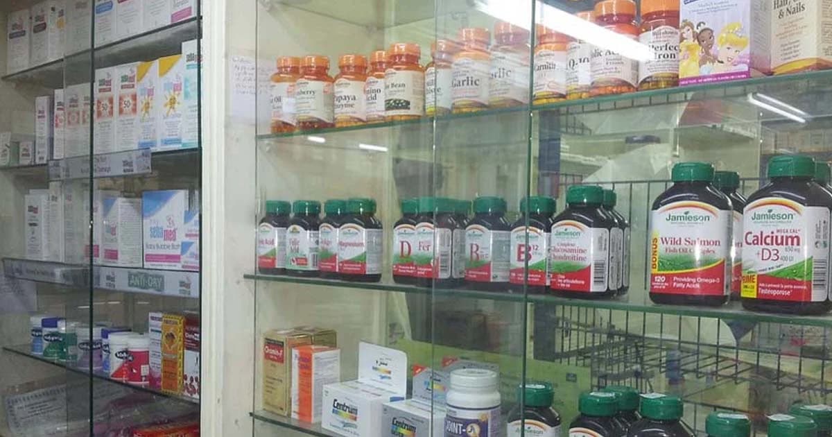 นิด้าโพล ค้านพ.ร.บ.ยาใหม่! หนุน “เภสัชกร” จ่ายยาเหมือนเดิม