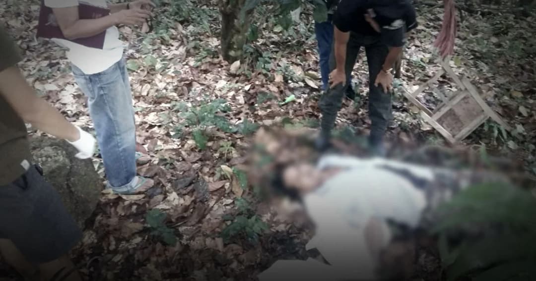 หนุ่มใหญ่เครียด หนี้ท่วมตัว-โรครุมเร้า ใช้ผ้าขาวม้าผูกคอดับคาต้นไม้หน้าบ้าน