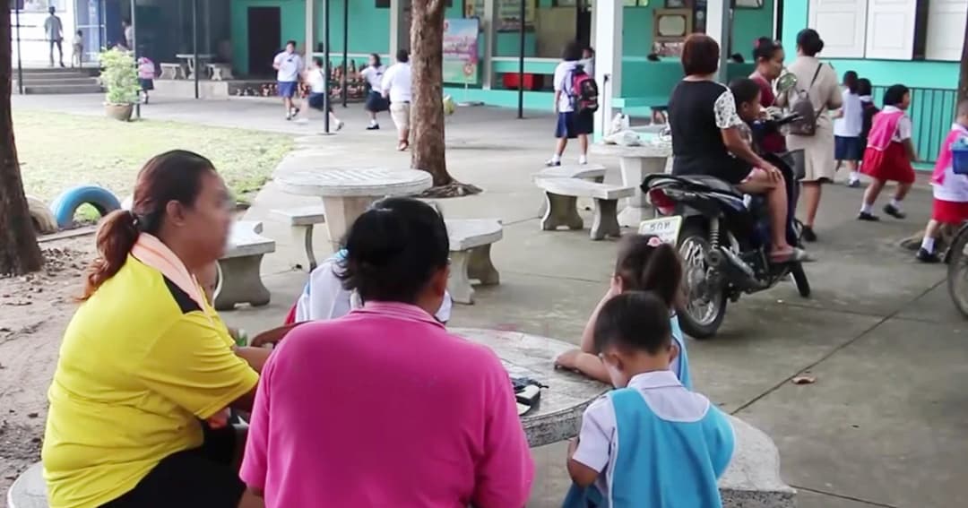 สอบครูอ่างทองทำเกินกว่าเหตุตีเด็ก 28 ครั้ง