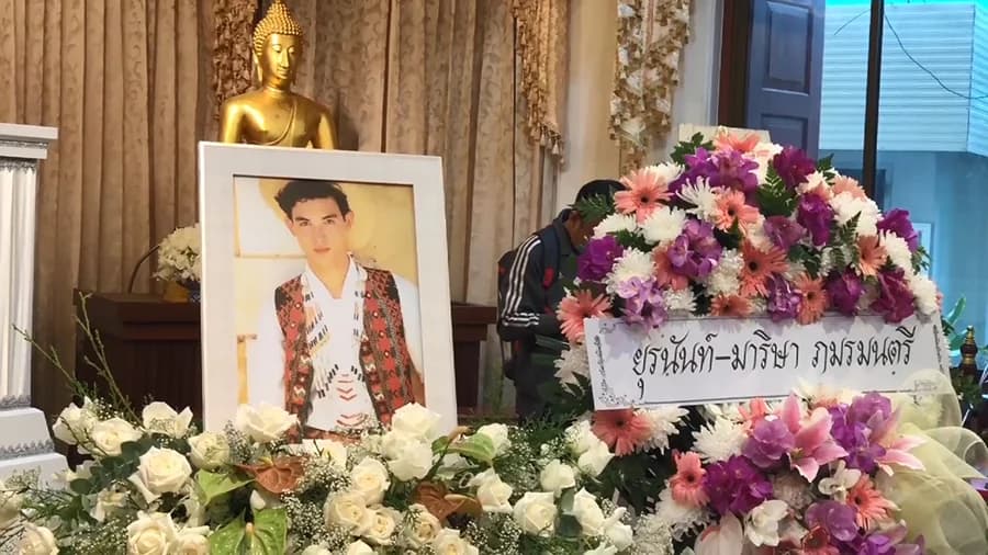 คนบันเทิง ส่งพวงหรีดร่วมอาลัย “โอ วรุฒ”
