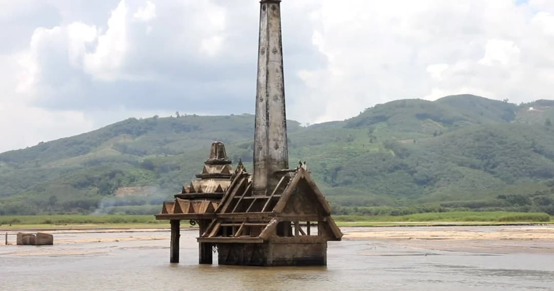 แห่ชม! ซากหมู่บ้านวิปโยค โผล่พ้นอ่างเก็บน้ำในรอบเกือบ 30 ปี