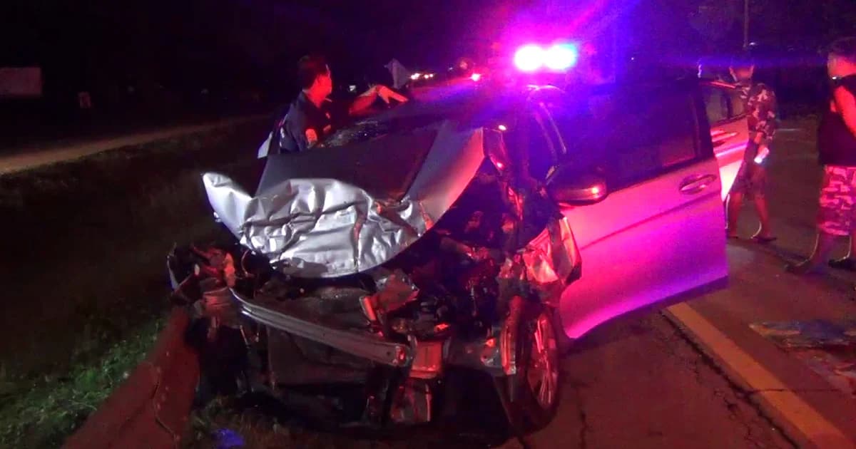 ลำปาง ผอ.สาวขับเก๋งชนท้ายรถพ่วงดับคาที่ เลขไมล์รถค้าง 130 กม./ชม.