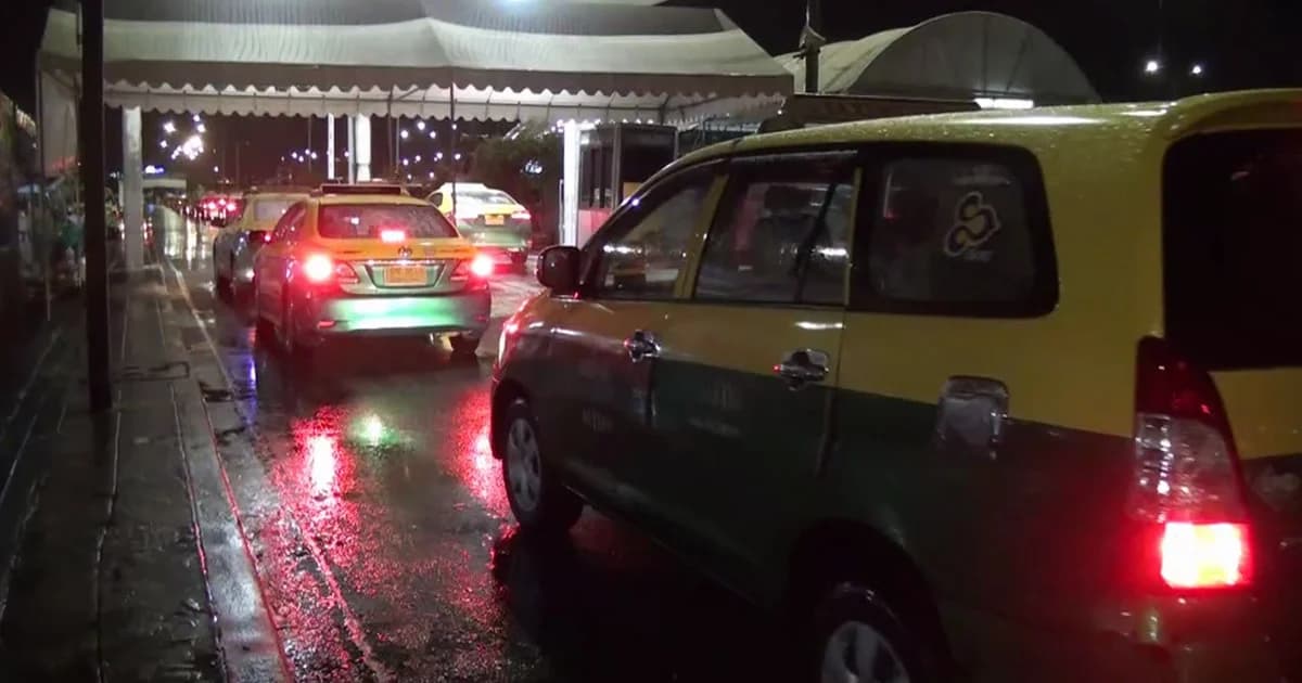 แท็กซี่แวนสุวรรณภูมิยังไม่นิ่งจะหยุดให้บริการหรือไม่ รอคำตอบขอปรับค่าเซอร์ชาร์จ 100 บาท