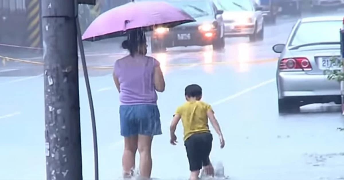 อุตุฯ เตือน อิทธิพลพายุไต้ฝุ่นมังคุด พัดเข้าฟิลิปปินส์ ‘เหนือ-อีสาน’ฝนตกหนัก กทม.70%