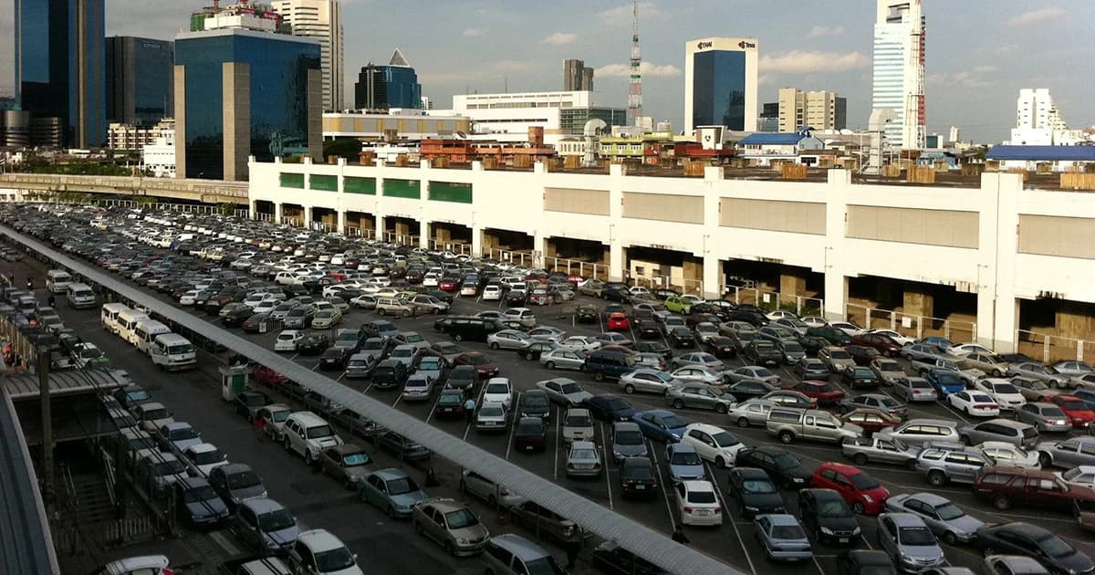 ‘จอดแล้วจร’ แก้รถติดถนนรามคำแหง