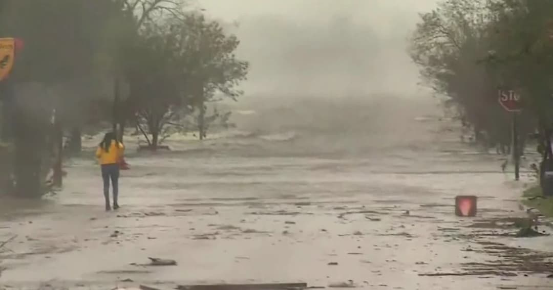 เฮอร์ริเคนฟลอเรนซ์ถล่มสหรัฐฯ ตายแล้ว 5 อพยพกว่า 2 ล้าน