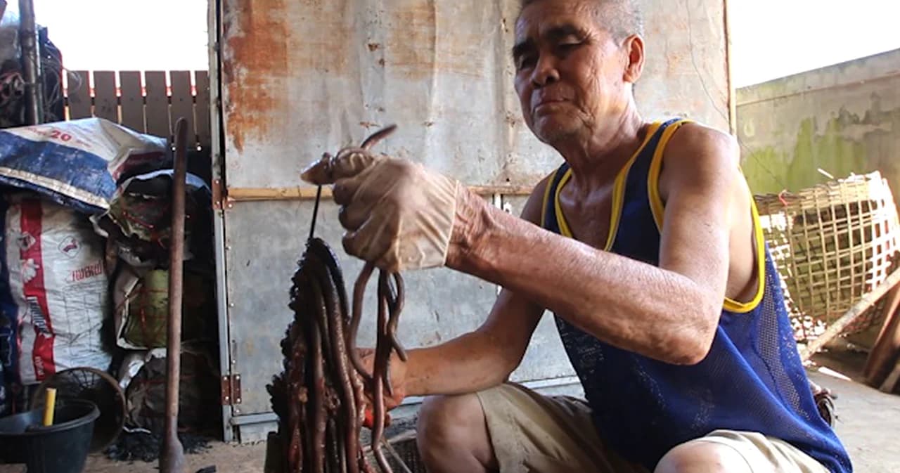 ไส้เดือนส่งออก อาชีพแปลกช่วงน้ำท่วม