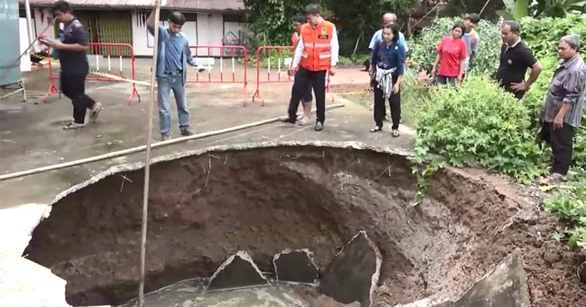 หนองบัวลำภู ดินยุบเป็นหลุมขนาดใหญ่ ใกล้ศาลาการเปรียญวัดป่า