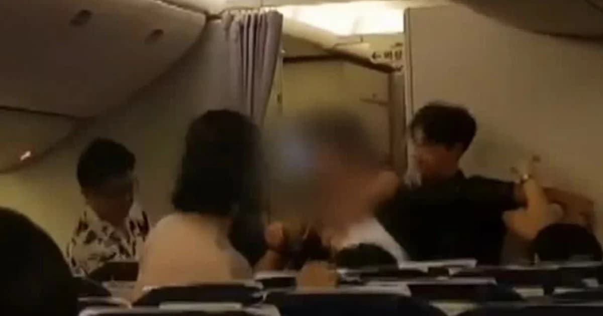 หนุ่มไทยป่วนเครื่องบินเกาหลีใต้ โวยวายไม่อยากกลับ กลัวถูกตำรวจไทยจับ