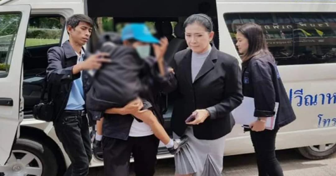 แม่ร้องมูลนิธิปวีณาฯ ลูกสาวชั้นอนุบาลถูกรุ่นพี่ 3 คน ล่วงละเมิดทางเพศในห้องน้ำโรงเรียน