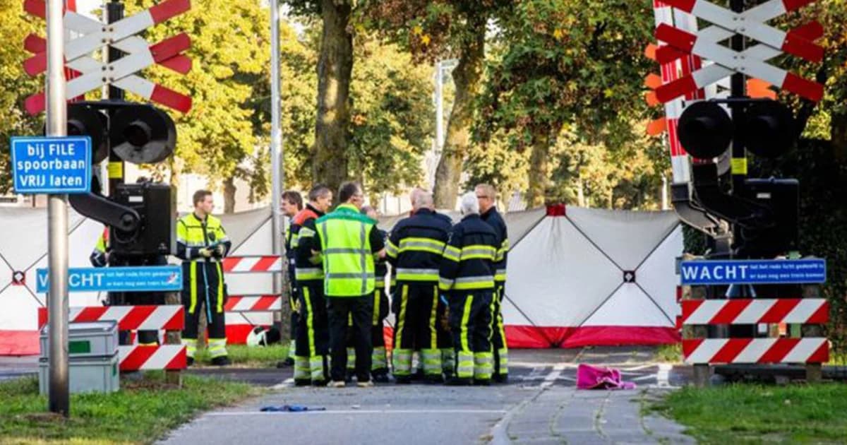 รถไฟชนจักรยานพ่วงที่เนเธอร์แลนด์ พบเด็กเสียชีวิต 4 ราย