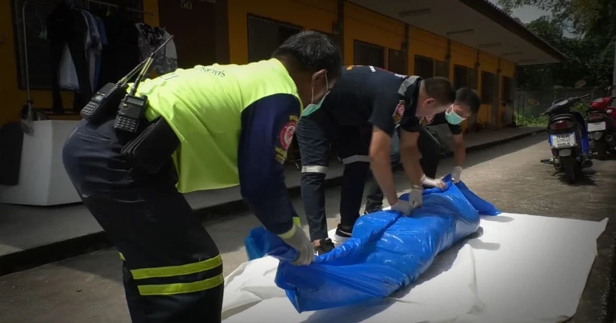 แม่บ้านผงะ ! พบศพชายเสียชีวิตคาห้องพัก หลังได้กลิ่นเหม็น แมลงวันตอมประตู