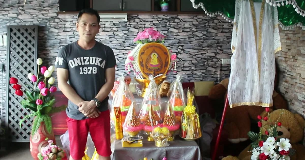 พ่อค้าใจบุญ จัดพิธีบวชให้ฟรี สำหรับผู้อยากทดแทนคุณพ่อแม่ แต่ฐานะไม่พร้อม