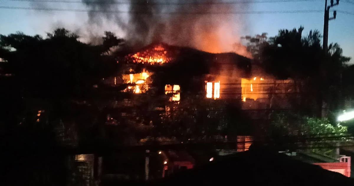 สลดช่วงรุ่งสาง! ไฟไหม้บ้านย่านสุวินทวงศ์ ลูกสาวถูกไฟคลอกดับ 2 ศพ-พ่อแม่เจ็บ