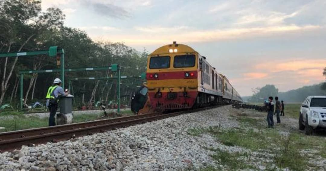 กู้ได้แล้ว! รถไฟตกรางที่บางกล่ำเปิดเดินรถไฟสายใต้ตามปกติ