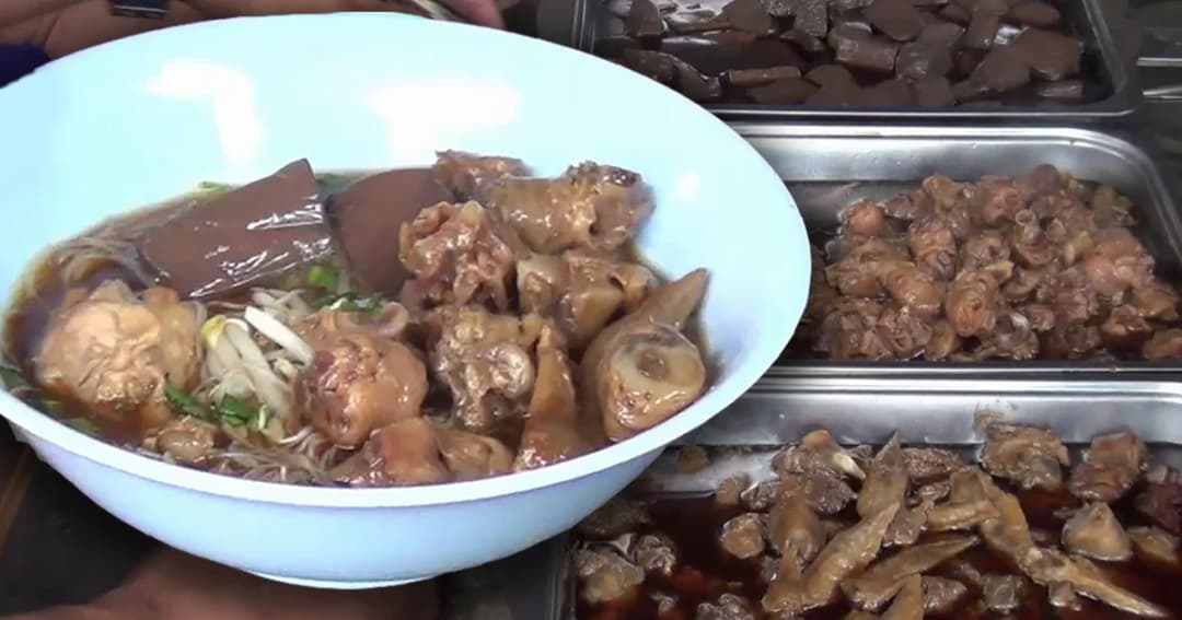 แห่กิน ‘ร้านอ๊อฟโรส ก๋วยเตี๋ยวไก่มะระบุฟเฟ่ต์’ ตักปีกไก่-ข้อไก่ไม่อั้น แค่ 35 บาท