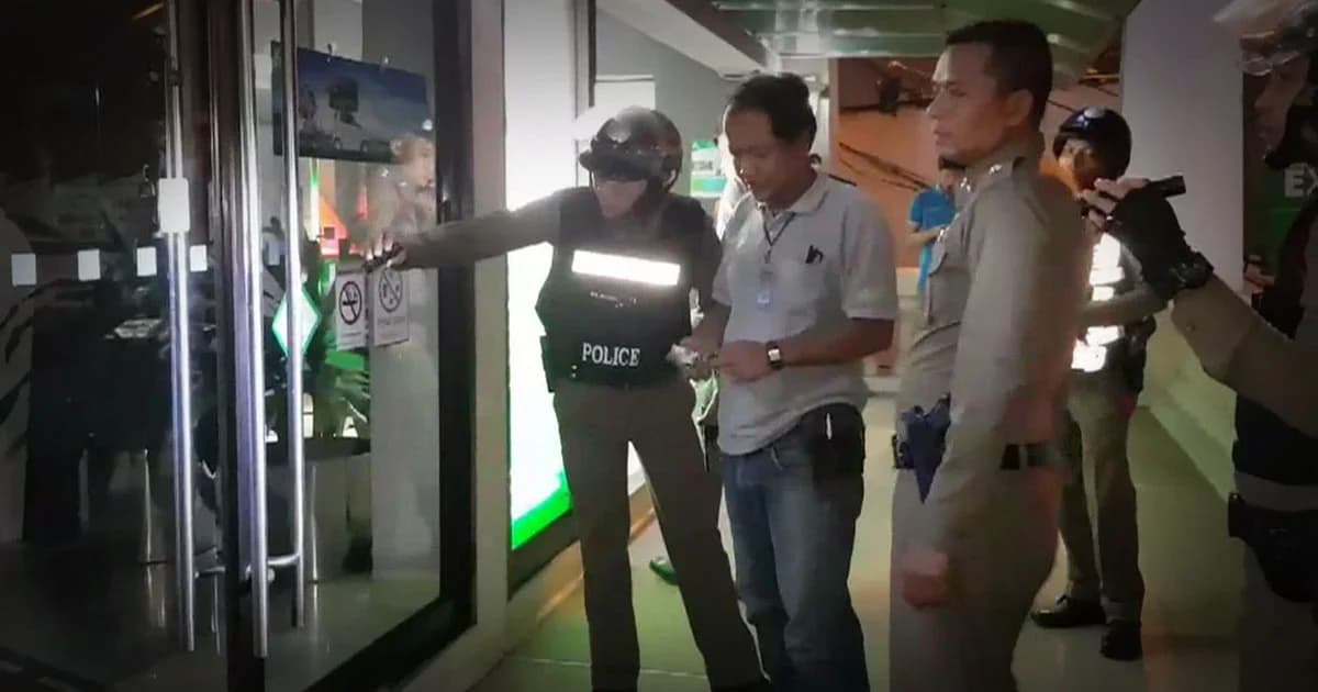 ทำเอาตกใจ ! ธนาคารแจ้งโจรบุกงัดประตู ตร.เช็คกล้องที่แท้แค่ลมพัด