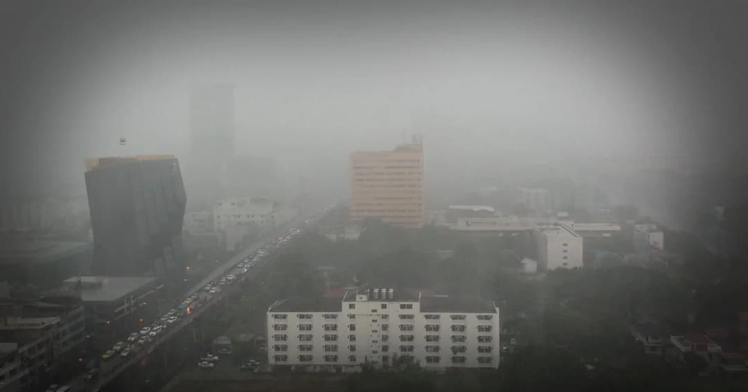 กรมอตุฯ เตือนไทยตอนบน ฝนตก-ลมแรง เลี่ยงอยู่ที่โล่งแจ้งใต้ต้นไม้ใหญ่