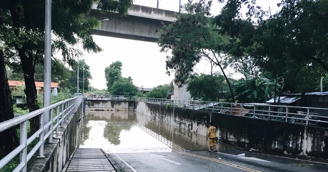 แจ้งข้อหา 5 คน ปมน้ำท่วมอุโมงค์ประเวศทำคนตาย