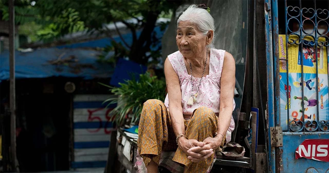 วิจัยประชากรไทย ชี้หญิงสูงอายุเป็นโสดเพิ่มขึ้น