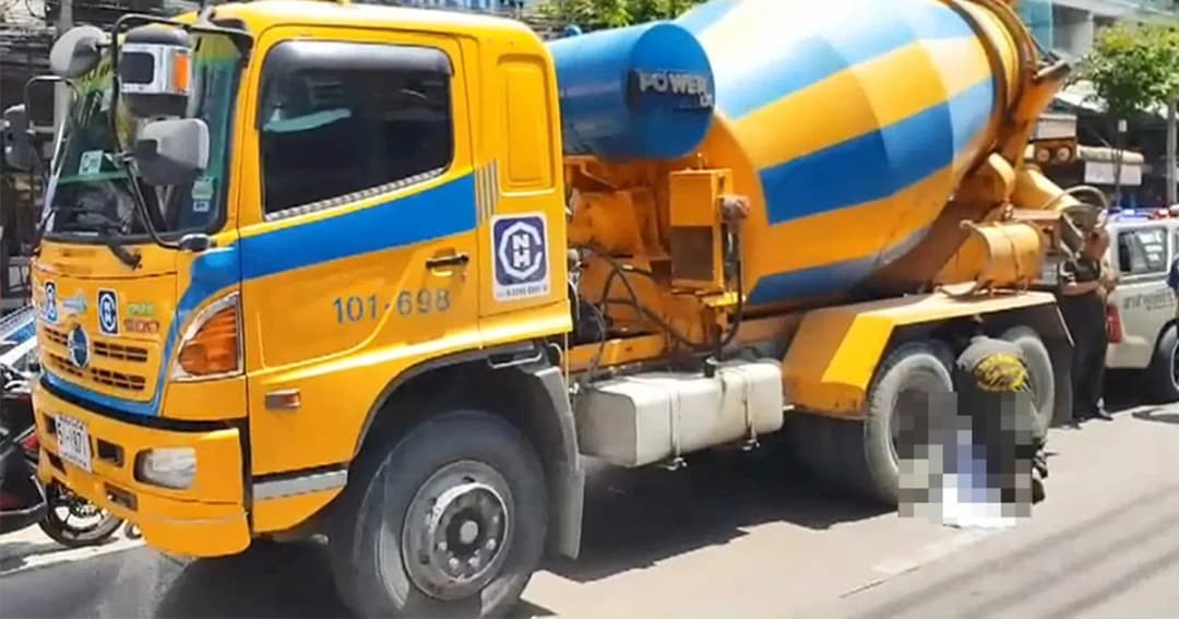 รถโม่ปูน ทับชายชรา ดับกลางถนน ย่านประชาอุทิศ