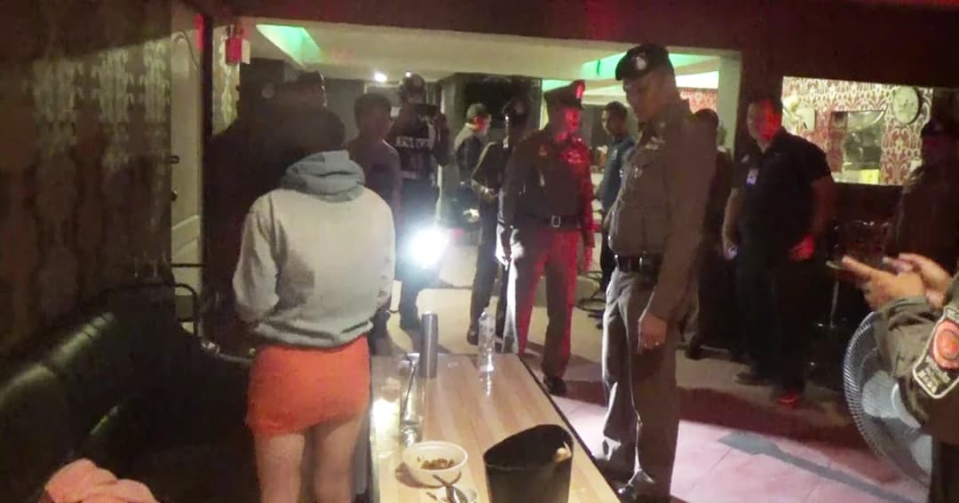 หนุ่มเกาหลีโวย นั่งคาราโอเกะ ‘เชียงใหม่’ โดนเช็คบิล 1.6 แสน ตร.บุกจับร้านเครือข่าย