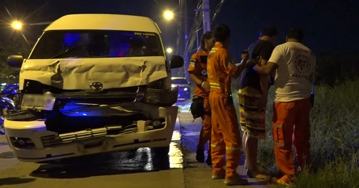 ระทึก! พลเมืองดีซิ่งจยย.ไล่ล่าหนุ่มรถตู้ชนแล้วหนี พุ่งชน 3 คันรวดสุดท้ายจนมุม