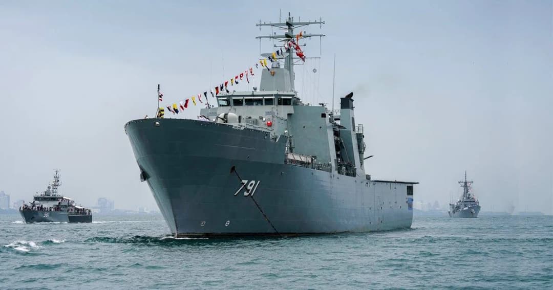 ‘เรือหลวงอ่างทอง’ พร้อมไปช่วยผู้ประสบภัยอินโดนีเซีย