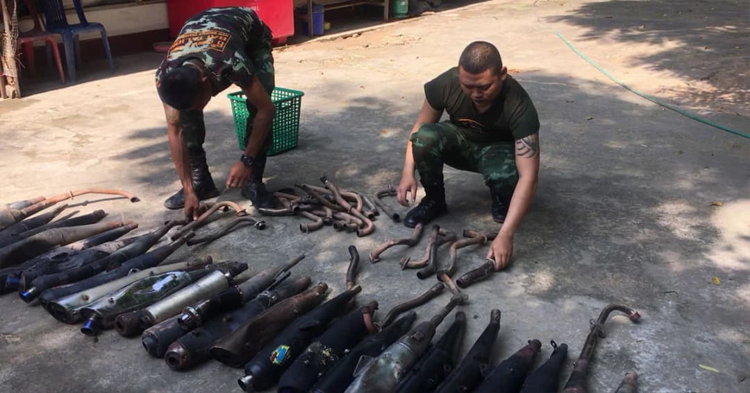 บุกจับร้านผลิตท่อจยย. แต่งซิ่ง ยึดของกลางท่อไอเสียกว่า 25 ชิ้น