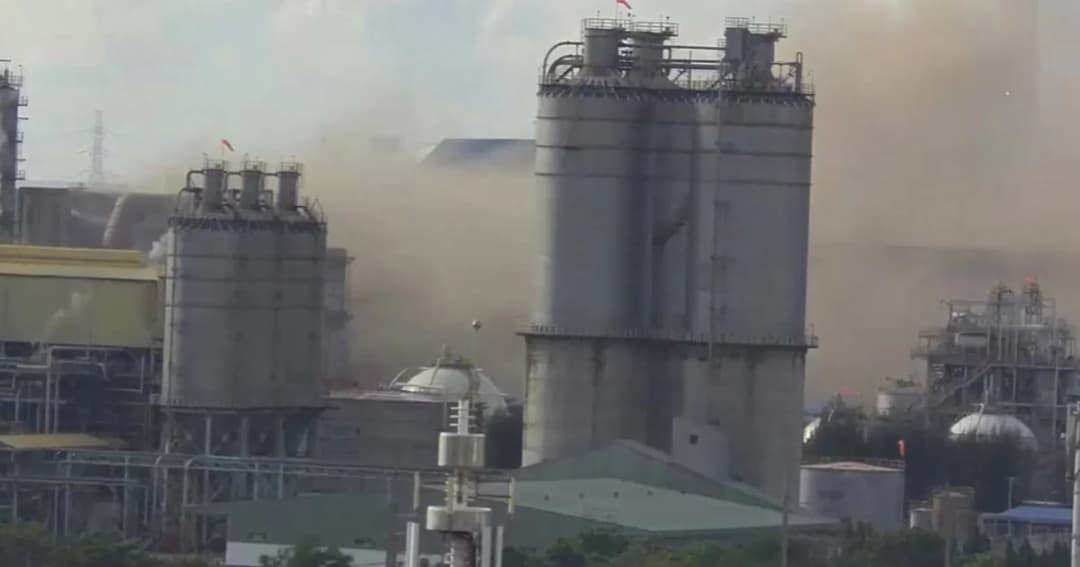 เตาหลอมโรงเหล็กระเบิด พนักงานเจ็บ 3 ราย