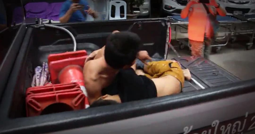 โจ๋พัทยาปืนดุ ! บุกยิงหนุ่มร้านกระจกเจ็บสาหัส ขณะซื้อเหล้าฉลองวันเกิด