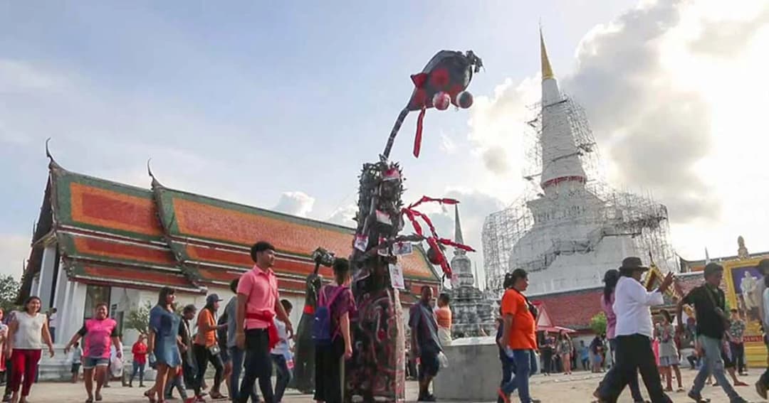 สีสันเปรตเดือนสิบ นครศรีฯ งานบุญใหญ่เพื่ออุทิศถึงบรรพบุรุษ