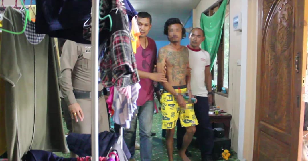 ตำรวจรวบหนุ่มสติไม่ดี หลังคลั่งตีแม่จนหนีไปอยู่บ้านญาติ