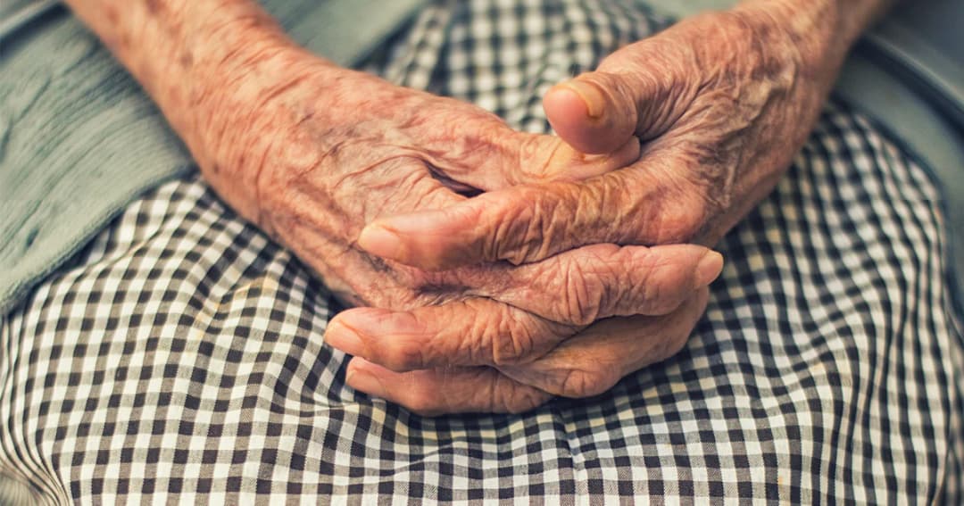 อย่าเชื่อข่าวลือ! รัฐบาลย้ำเบี้ยคนชราจ่ายเกณฑ์เดิม เพิ่ม 100 เฉพาะผู้มีรายได้น้อย 4 ล้านคน