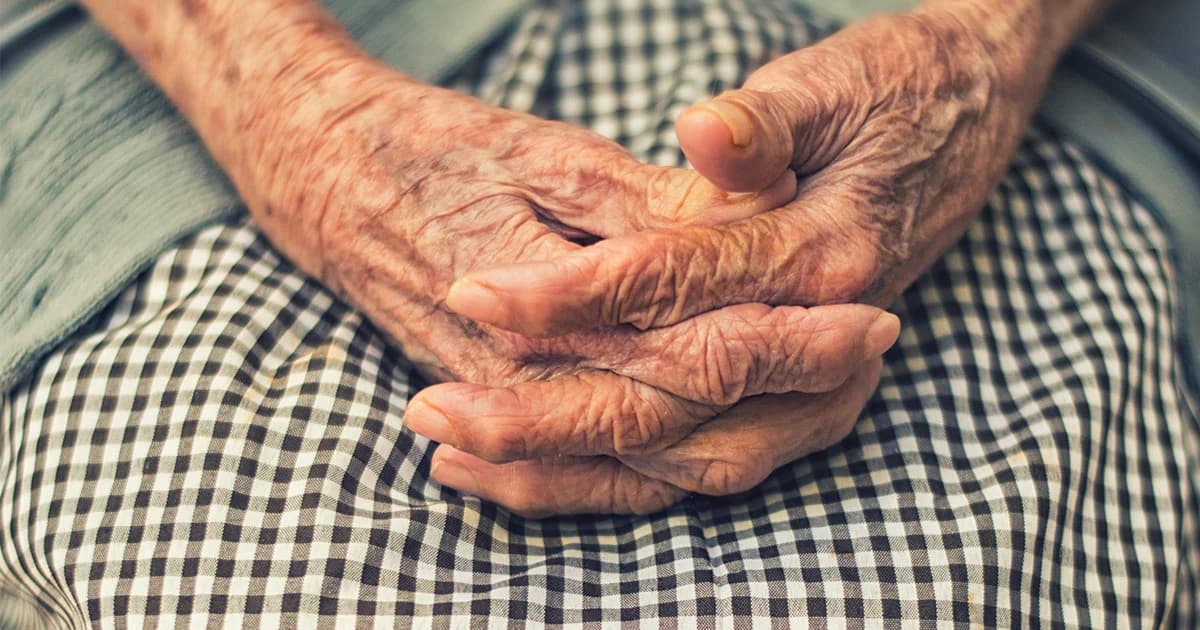 อย่าเชื่อข่าวลือ! รัฐบาลย้ำเบี้ยคนชราจ่ายเกณฑ์เดิม เพิ่ม 100 เฉพาะผู้มีรายได้น้อย 4 ล้านคน