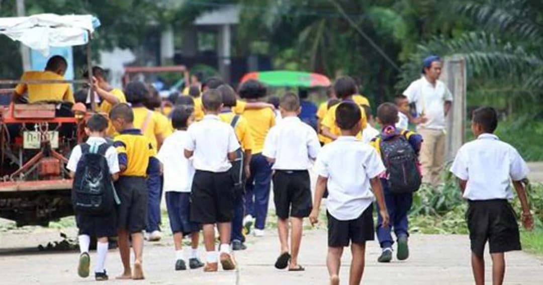 รายจ่ายการศึกษาไทยสูงเกือบ 9 แสนล้าน! บ้าน ‘จน’ แบกภาระกว่า ‘รวย’ 4 เท่า