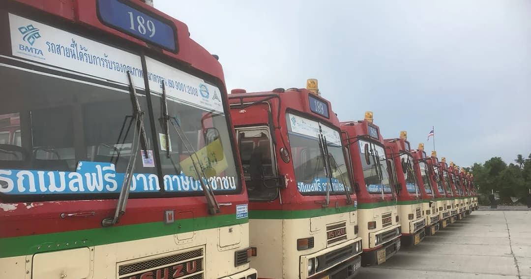 ขสมก.จัดรถฟรี 7 เส้นทางบริการ ปชช. ร่วมบำเพ็ญกุศลวันคล้ายวันสวรรคต ร.9