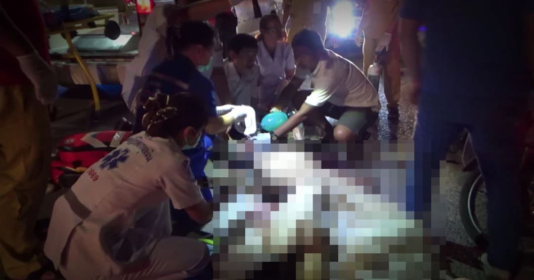 ไล่ล่าคนขับกระบะ ! ซิ่งชนชายวัย 63 ปี เสียชีวิต ขณะขี่จยย.รับลูกสาวกลับบ้าน