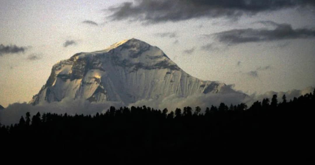 พายุหิมะถล่มบนยอดเขาเนปาล นักปีนเขาเกาหลีดับ 8 ราย